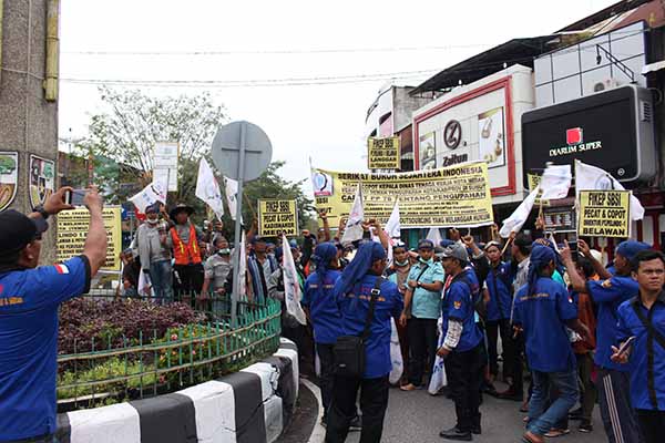 Aksi Jalan Kaki Karyawan Pelindo Sampai di Kisaran