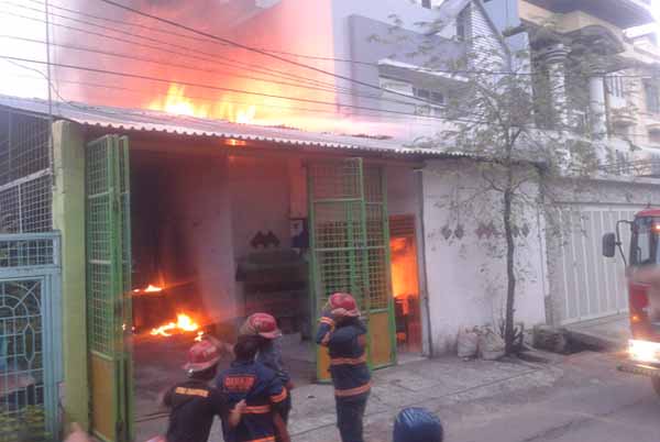Industri Rumahan Kue Kering Terbakar