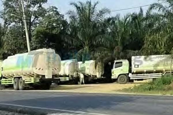 Truk Kencing Dekat Rumah Wabup, Tak Terjamah