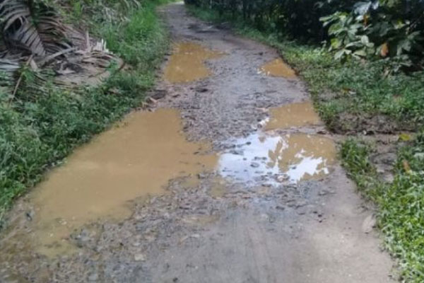 Masyarakat Minta Jalan Menuju Kampung Pejuang ’45 Diperbaiki