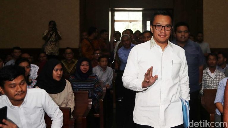 Imam Nahrowi Ngakui Umroh Pakai Duit Kemenpora