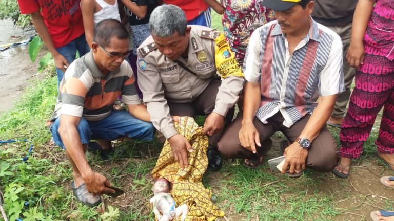 Warga Percut Temukan Jasad Bayi Tersangkut di Sungai