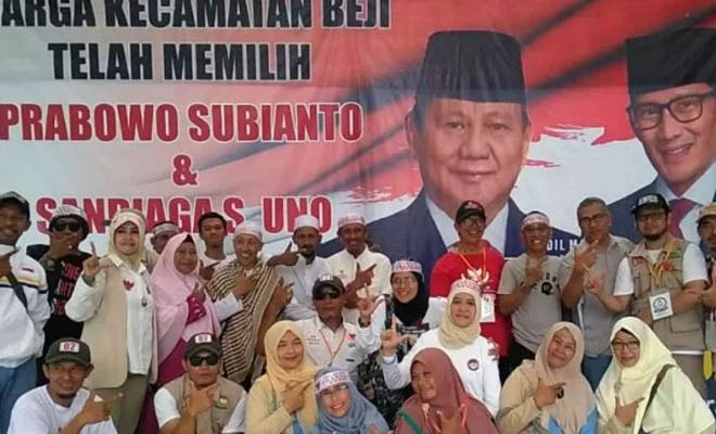 Warga Beji Depok Syukuran Prabowo Menang