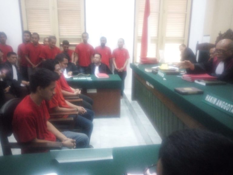 Ngedarkan Ekstasi, Tiga Sekawan Jalani Sidang Perdana