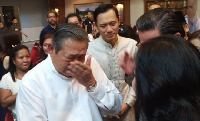 Adhyaksa Dault: SBY Menangis Terus Sampai Matanya Bengkak