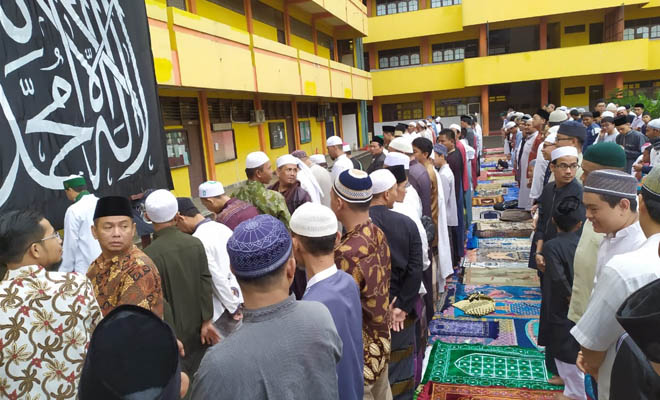 Ratusan Jamaah Ini Laksanakan Shalat Ied Lebih Cepat dari Ketetapan Pemerintah