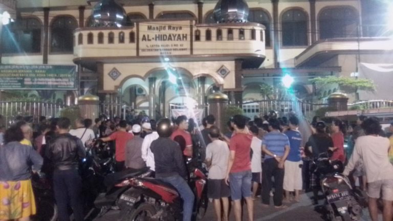 Jum’at Dinihari Yang Sepi, Mendadak Gaduh Gegara Peristiwa di Masjid Ini