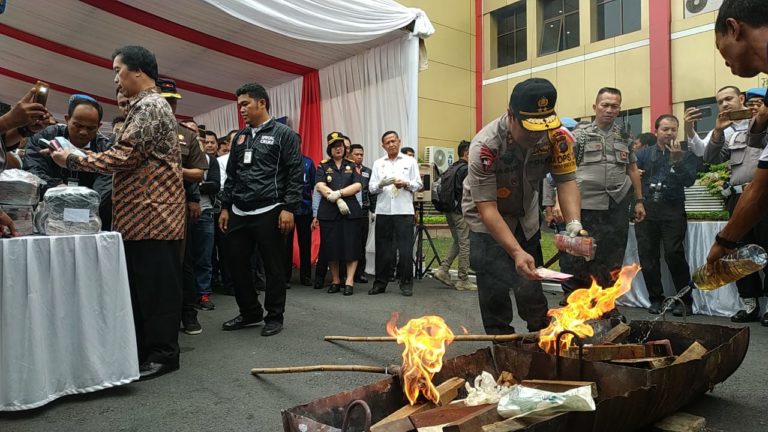 21.633 Lembar Upal Dibakar