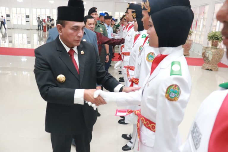 Edy Resmi Kukuhkan Paskibraka 2019