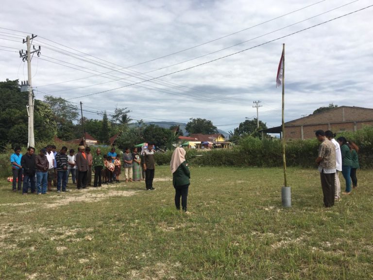 Meski Sederhana, Warga Buhit Semangat Gelar Upacara HUT RI ke-74