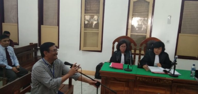 Djarot Saiful Hidayat saat duduk di Ruang Cakara IX hendak memberikan keterangan. (mimbar/jepri)