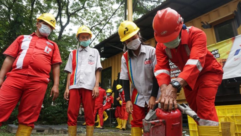 Sejumlah operator mengikuti proses pelatihan K3. (mimbar/budi)