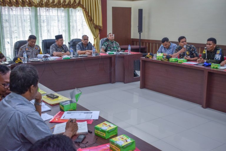 Wakil Walikota Padangsidimpuan saat memaparkan tentang Tim Terpadu Penanganan Konflik Sosial. (mimbar/rizal)