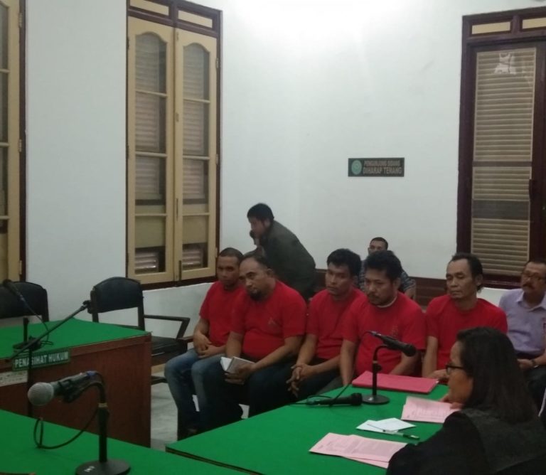Jaksa Penuntut Umum Arta Rohani Sihombing saat menuntut oknum polisi pelaku pemerasan di Pengadilan Negeri (PN) Medan. (mimbar/jepri)