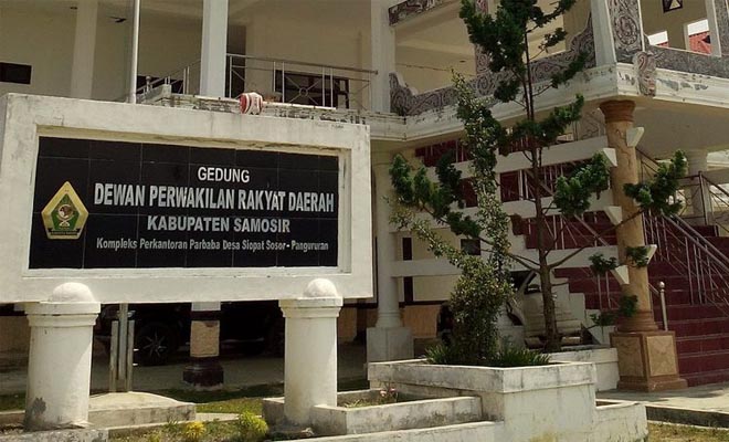 Hari Pertama, Hanya 6 Orang yang Ngantor
