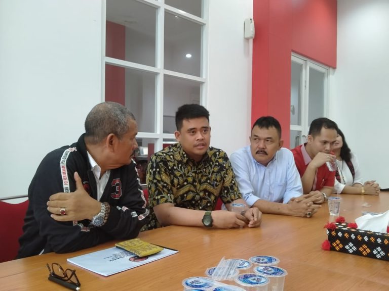 Bobby Afif Nasution saat mendaftar di Partai PDI Perjuangan. (mimbar/budi)