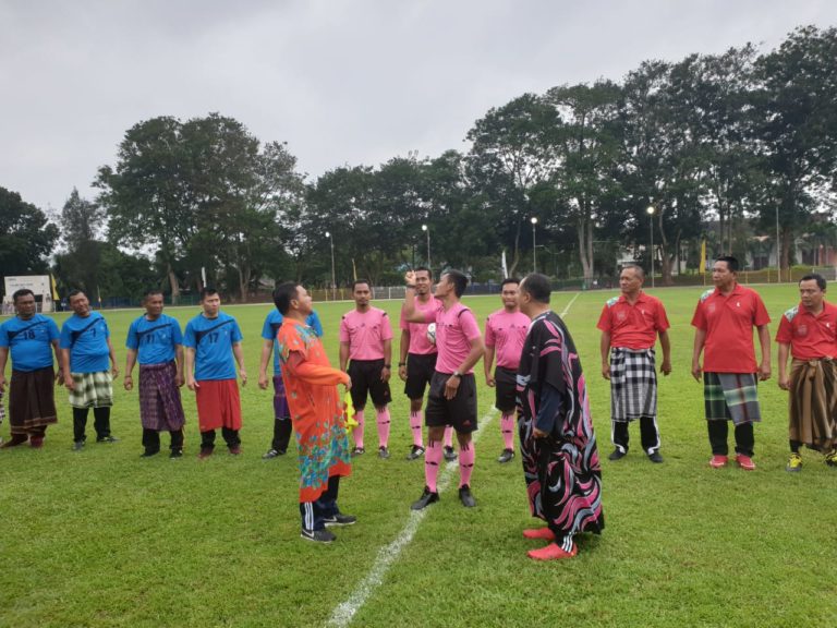 Tim Pemkab Batubara yang dipimpin Bupatinya Zahir dan Tim Polres dipimpin Kapolres AKBP Robin. (mimbar/ist)