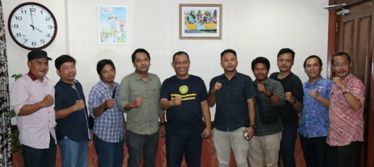 Plt Wali Kota Medan Akhyar Nasution saat menerima audensi Komunitas Media Gram. (mimbar/ist)