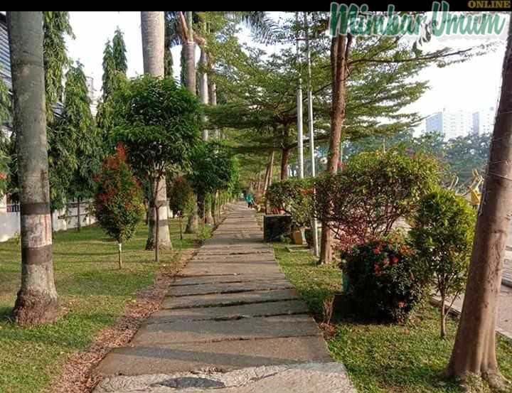 Suasana taman aktif Lapangan Merdeka pasca ditutup. (mimbar/mahbubah lubis)