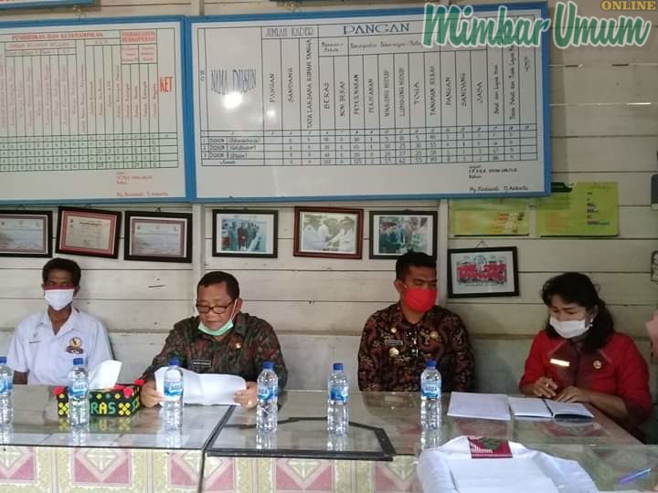 Jubir GTPP Covid-19, Rohani Bakkara (kanan) mengimbau masyarakat waspada dan menunda perjalanan ke zona merah. (mimbar/ist)