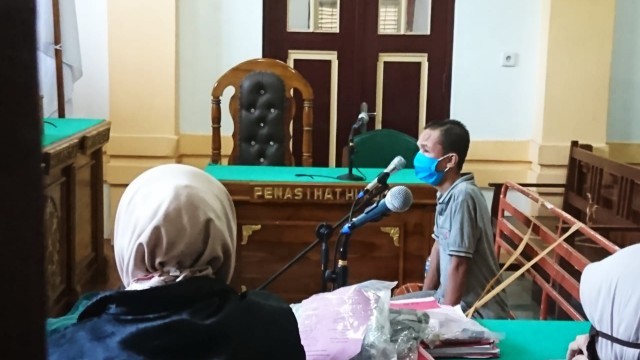 JPU Nur Ainun Siregar menuntut terdakwa perobek Al-Quran. (mimbar/ist)