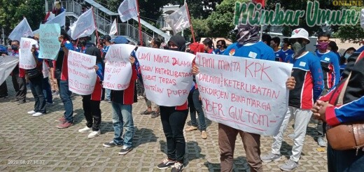 unjuk rasa di gedung KPK, mendesak agar KPK mengusut tuntas dugaan keterlibatan Ober Gultom. (ist)