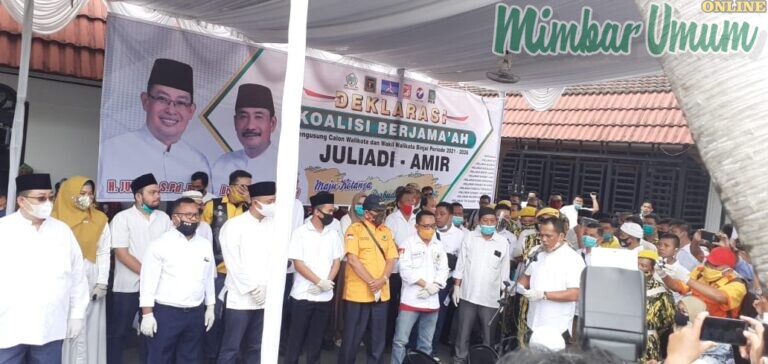 Deklarasi pasangan "Berjamaah" bersama partai pendukung dan tim pemenangan di Binjai. (mimbar/burhan sinulingga)