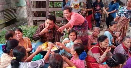 Calon Bupati Samosir, Vandiko Timotius Gultom, dekat dengan semua kalangan. (Ist)