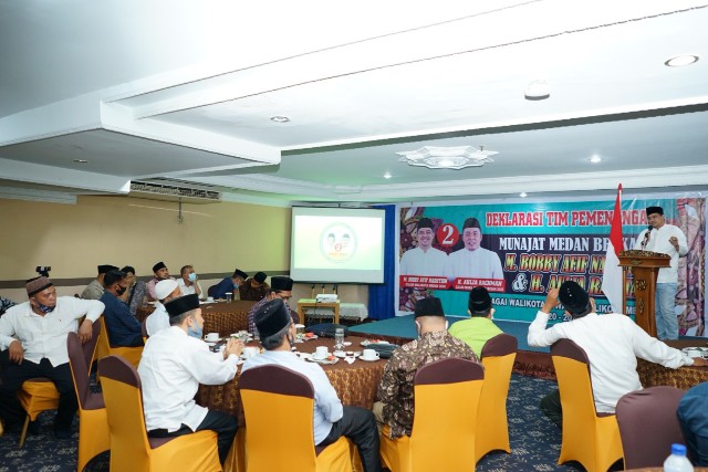 Bobby Nasution hadir dalam acara Deklrasi Tim Pemenangan di Hotel Madani. (ist)