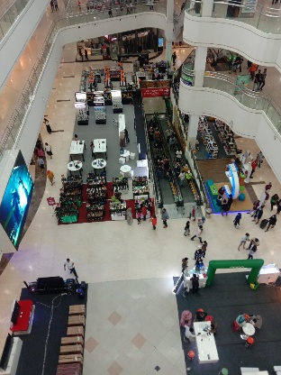 Pengunjung Plaza Medan Fair tampak sepi pasca pandemi Covid-19. (mimbar/dody ferdy)