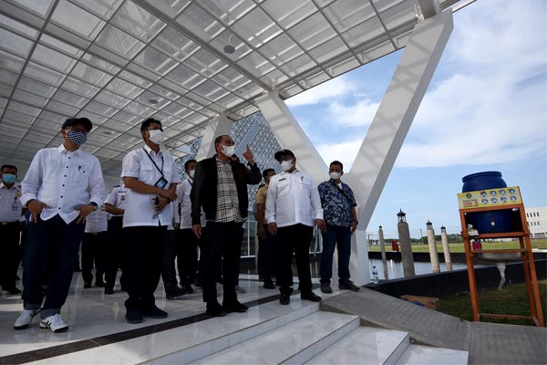 Gubsu Tinjau Pembangunan Gedung VIP KNIA