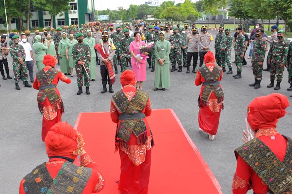 Penyambutan Kapolda Sumut baru di Makodam I Bukit Barisan