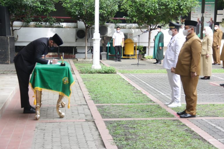 Lantik 77 Pejabat, Bobby Minta Sejahterakan Masyarakat