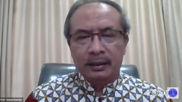 Webinar Fisipol UMA: Perkembangan Anak Bisa Terhambat Informasi