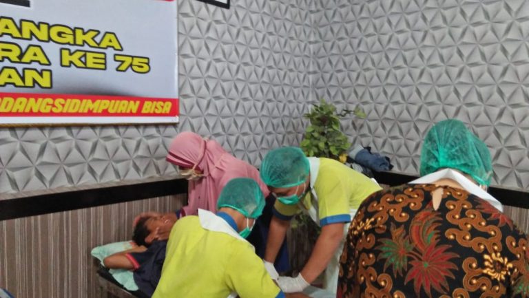 Begini Ekspresi Puluhan Anak-anak Padang Sidimpuan saat Sunat Massal