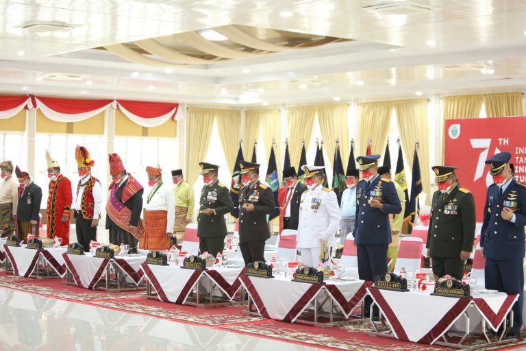 Edy Rahmayadi Bangga Putri Sumut Jadi Pembawa Baki Bendera Pusaka