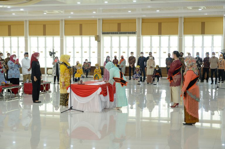 Nawal Kukuhkan 20 Bunda PAUD Kabupaten/Kota