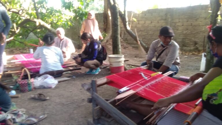 Penenun Tradisional Kain Karo di Binjai Masih Sangat Sederhana