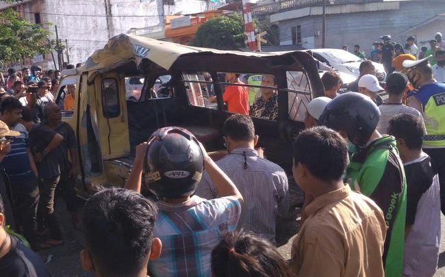 Ini Daftar Nama Korban Tewas dan Terluka Angkot Ditabrak Kereta Api di Medan