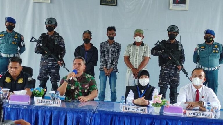 TNI AL Tangkap 17 Pekerja Migran Ilegal di Perairan Asahan