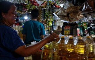 Harga Minyak Goreng Eceran Jadi Rp11.500 Mulai 1 Februari