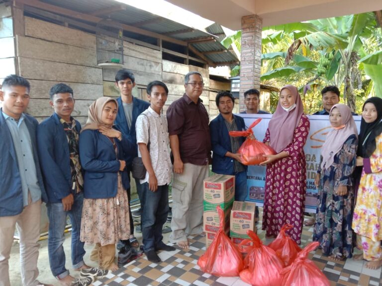 BEM UGN Sidimpuan Salurkan Bantuan Buat Warga Terdampak Banjir