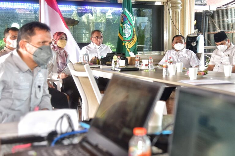 Capaian Vaksin Lansia di 8 Kabupaten/Kota Sudah di Atas 70%