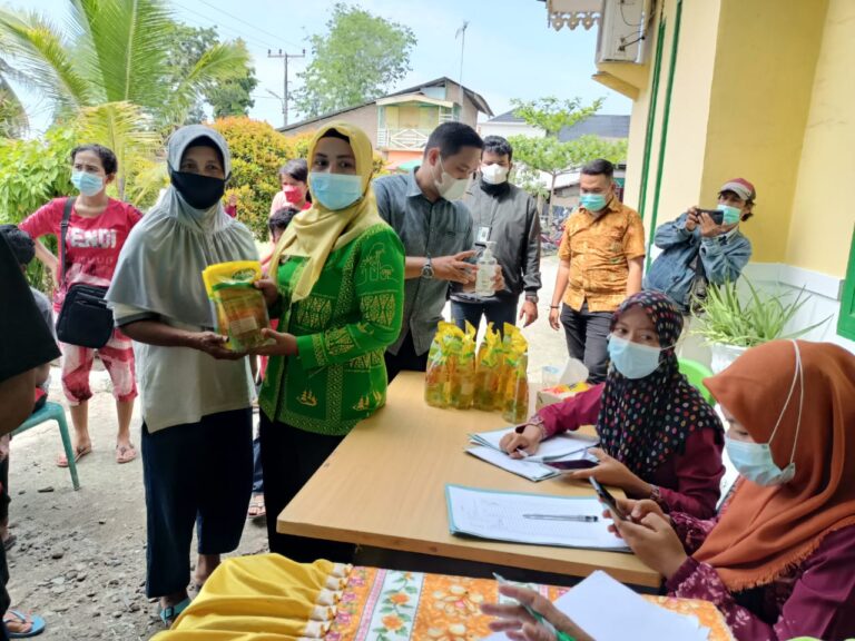 Pemkab Sergai “Kawinkan” Pasar Murah dan Vaksinasi