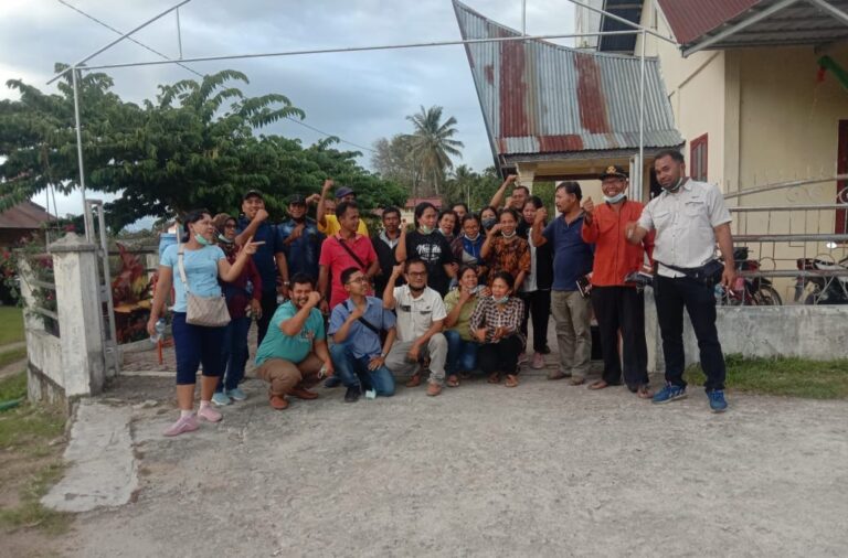 Peduli Petani Samosir, Rheka Astri Gurning Edukasi 28 Koptan di Buhit
