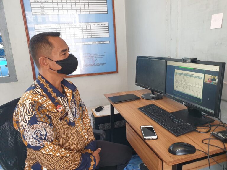Kalapas Kelas IIB Sidimpuan dengan Jajaran Ikuti Zoom Meeting SPPN