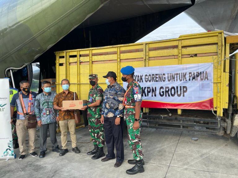 Sinergi Kemendag-TNI AU, 52.800 Liter Migor Dikirim ke Papua