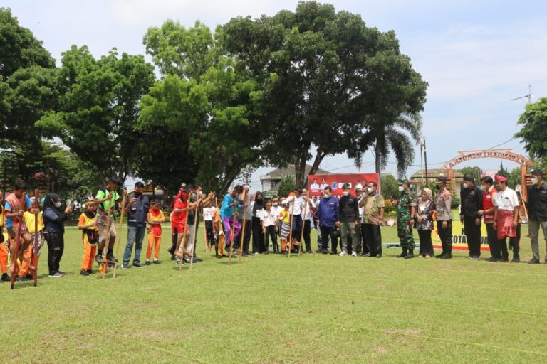 Kadis Pariwisata Buka Festival Permainan Rakyat dan Olah Raga Tradisional di Binjai