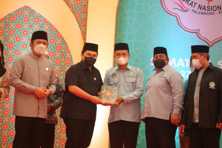 BKPRMI Berikan Gelar Tokoh Peduli Remaja Masjid kepada Menteri BUMN