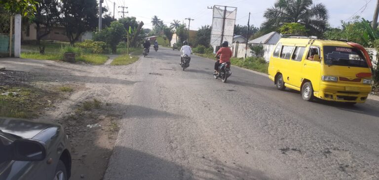 Ratusan Lubang Hiasi Jalan Binjai – Begumit Sepanjang 10 KM